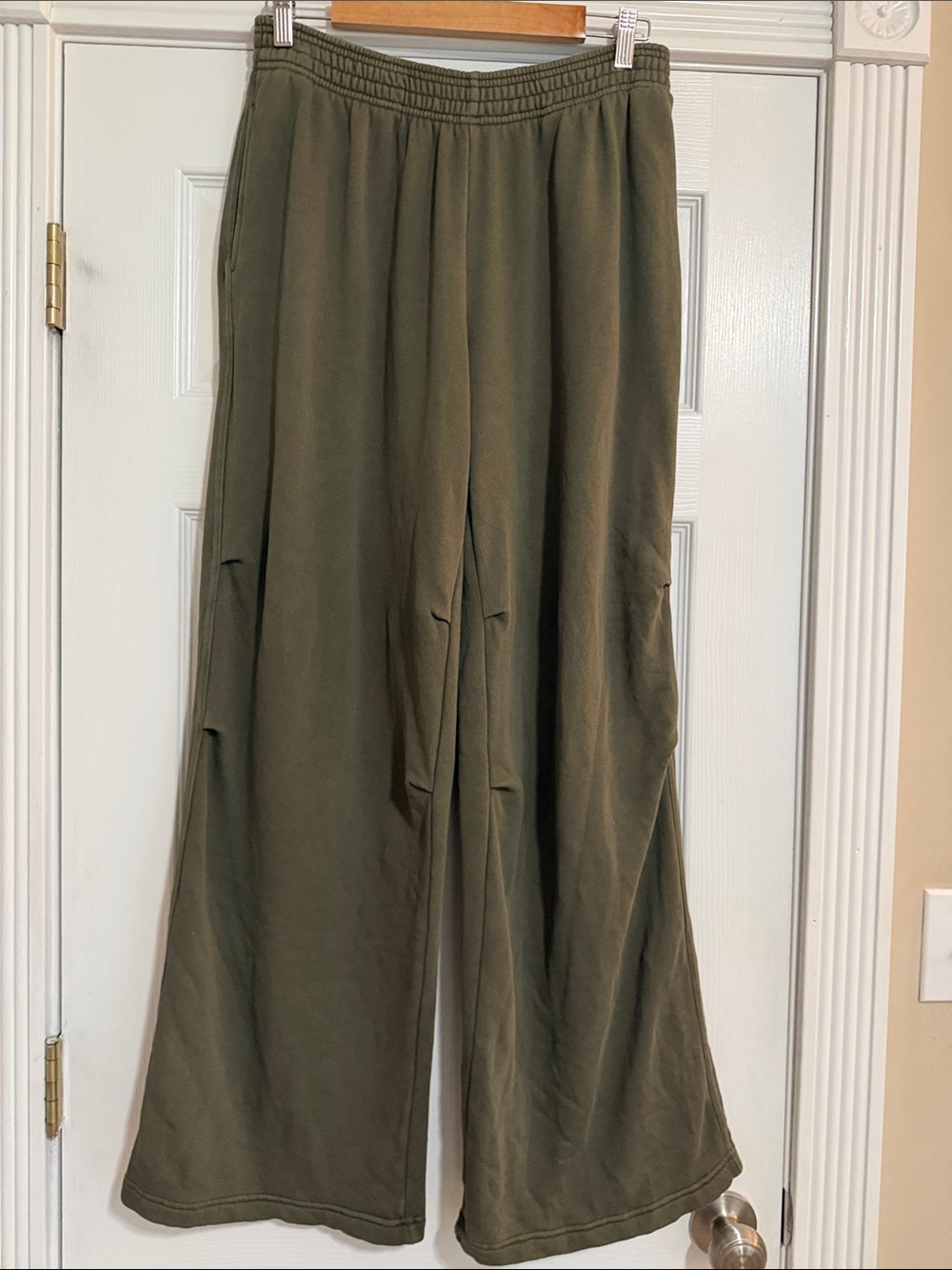 aerie Olive Wide-Leg Sweatpants